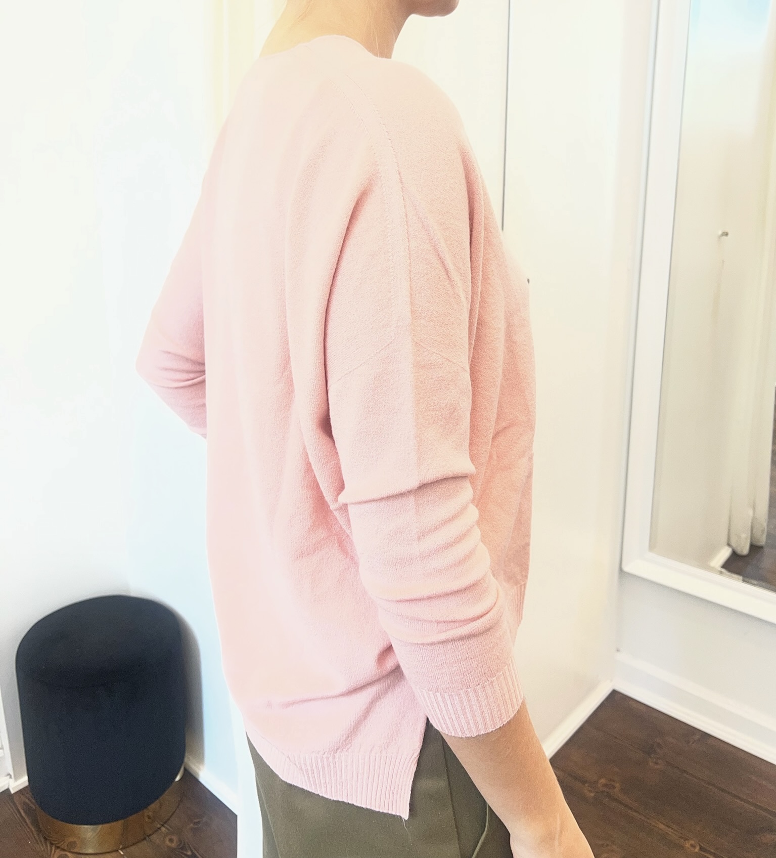V-neck striktrøje m. slids - Image 10